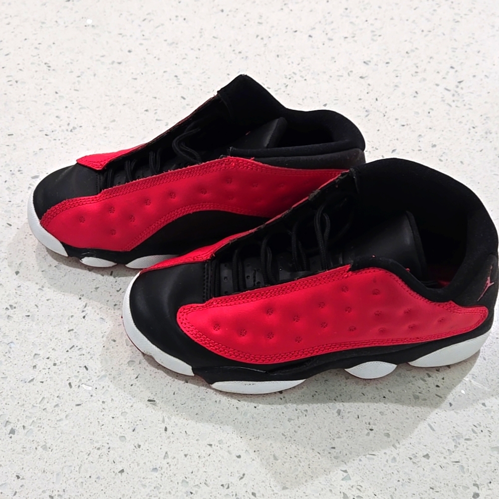Hi everyone, I'm selling  some kids, Jordan that's black, red and white